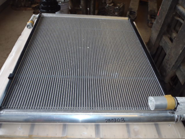 Kobelco LC05P00016S031 - Radiateur d'huile pour Engins de chantier: photos 1 Kobelco LC05P00016S031 - Radiateur d'huile pour Engins de chantier: photos 1