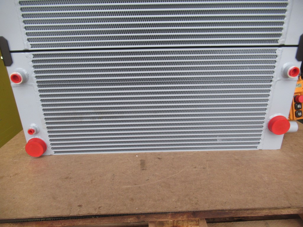 New Holland 2928821 - Système de refroidissement pour Machine agricole: photos 5 New Holland 2928821 - Système de refroidissement pour Machine agricole: photos 5