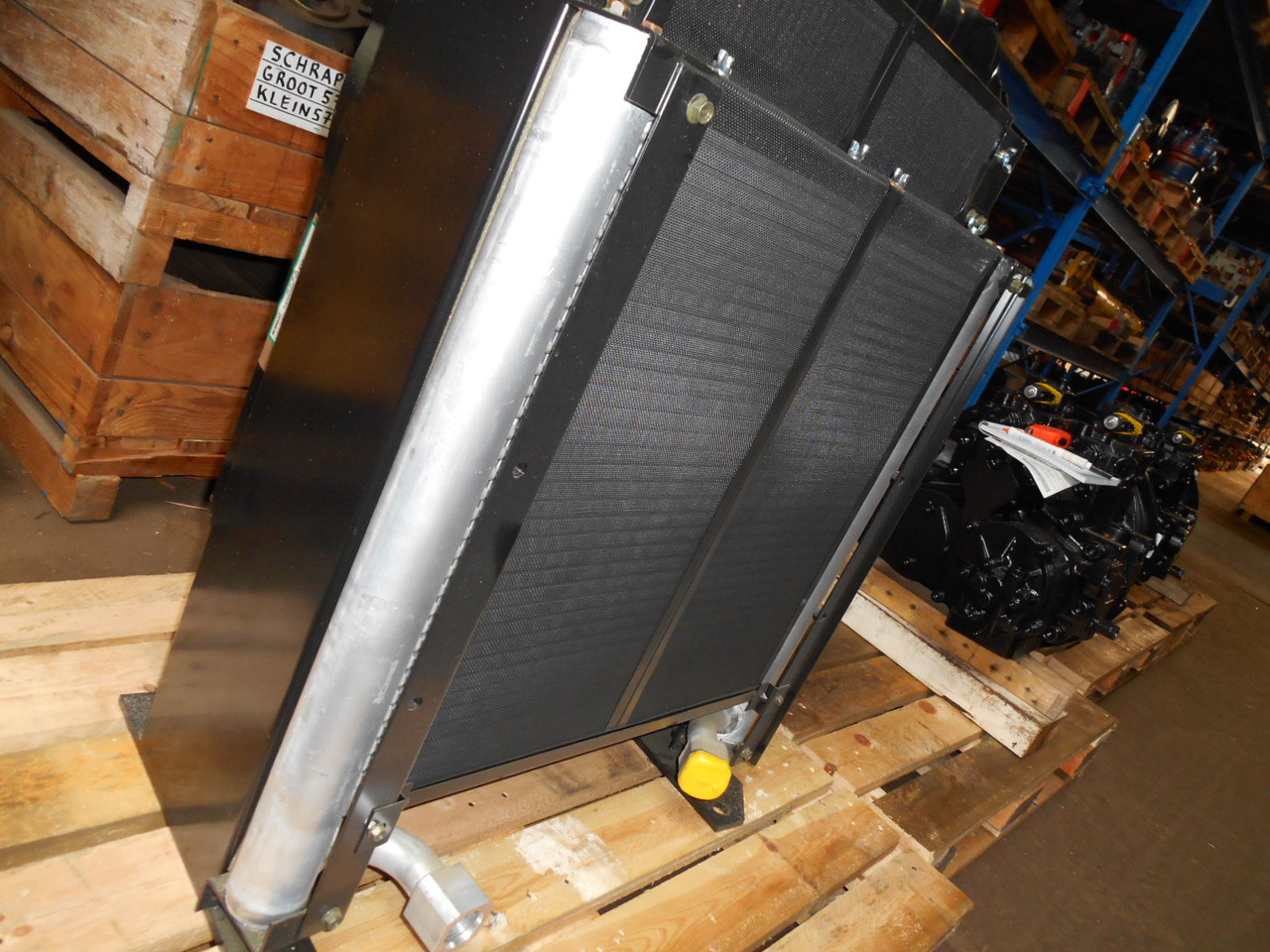 New Holland YY05P00004S010 - Radiateur d'huile pour Engins de chantier: photos 3 New Holland YY05P00004S010 - Radiateur d'huile pour Engins de chantier: photos 3