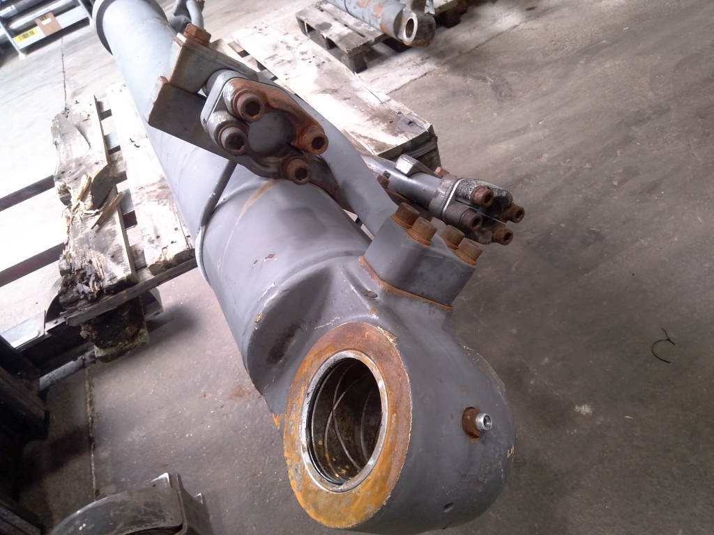 Volvo SA114604990 - SA114607450 - Vérin hydraulique pour Engins de chantier: photos 3 Volvo SA114604990 - SA114607450 - Vérin hydraulique pour Engins de chantier: photos 3