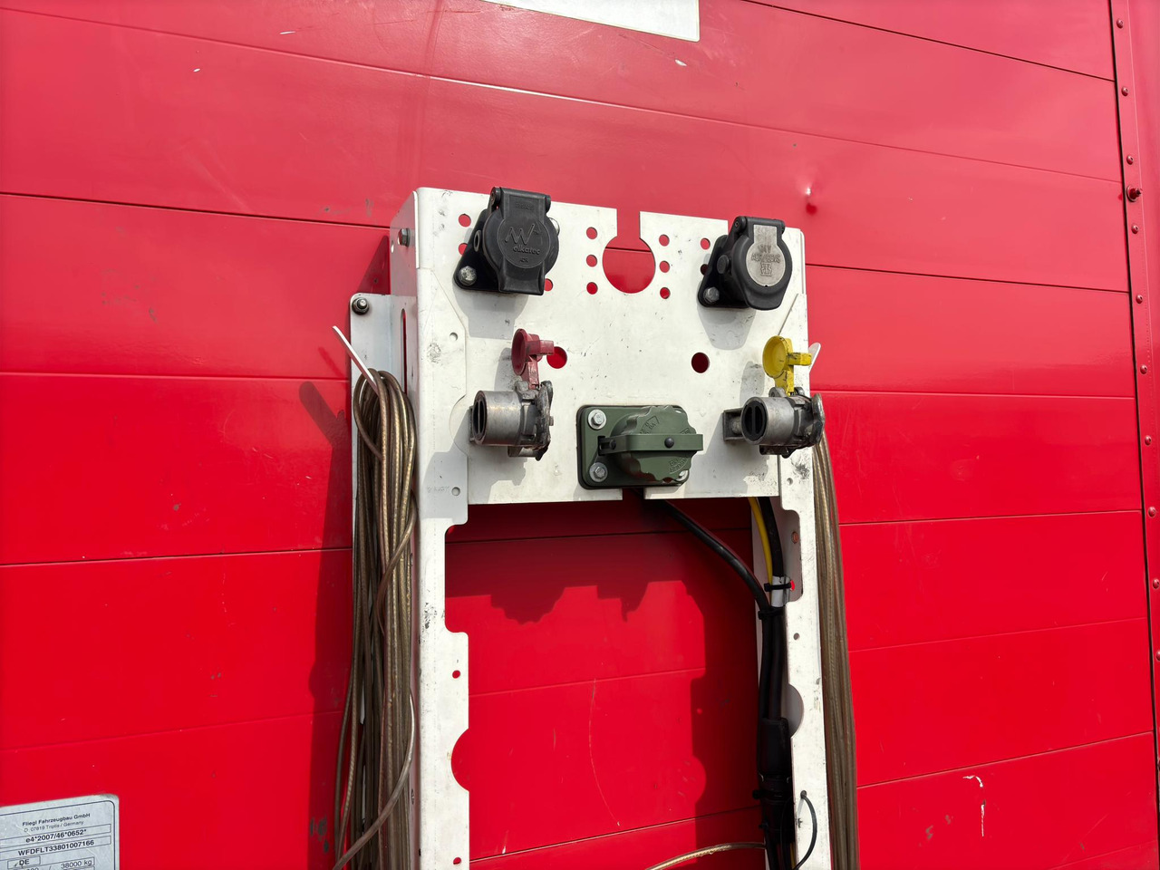 FLIEGL SDS 380 - Semi-remorque rideaux coulissants: photos 3 FLIEGL SDS 380 - Semi-remorque rideaux coulissants: photos 3