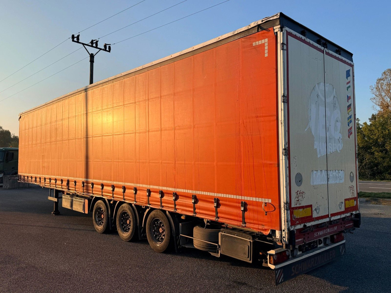 Schwarzmüller S 1 / J - Semi-remorque rideaux coulissants: photos 5 Schwarzmüller S 1 / J - Semi-remorque rideaux coulissants: photos 5