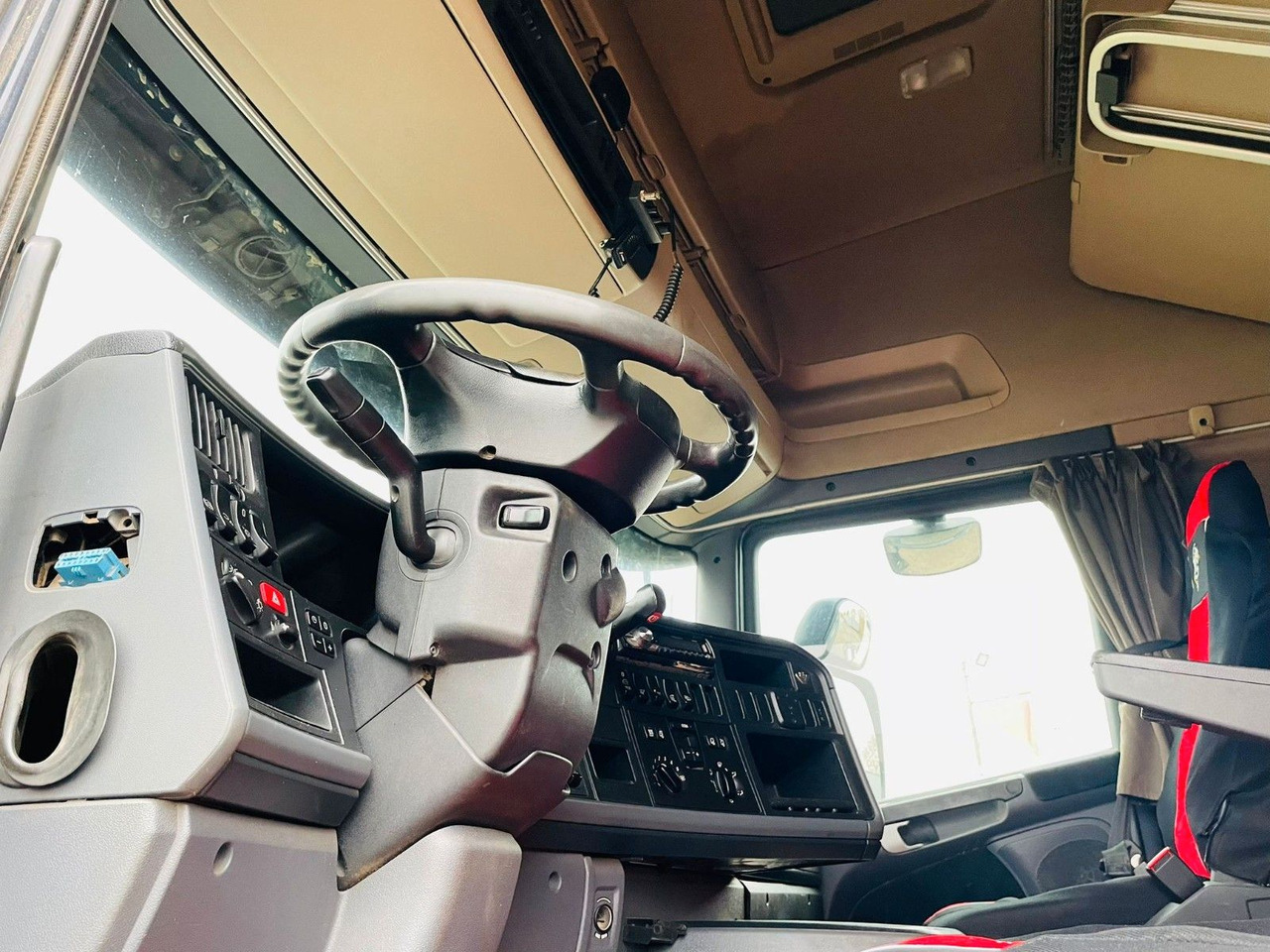 Photo d'intérieur 1: Tracteur routier Scania R500 V8 6x2 tractor unit