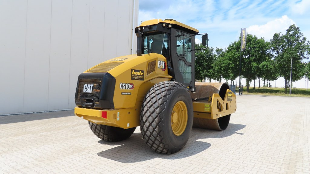 Caterpillar CS10GC - Compacteur à pieds de mouton/ Monocylindre: photos 2 Caterpillar CS10GC - Compacteur à pieds de mouton/ Monocylindre: photos 2
