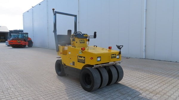 Compacteur à pneus Saski TS 160-3: photos 8