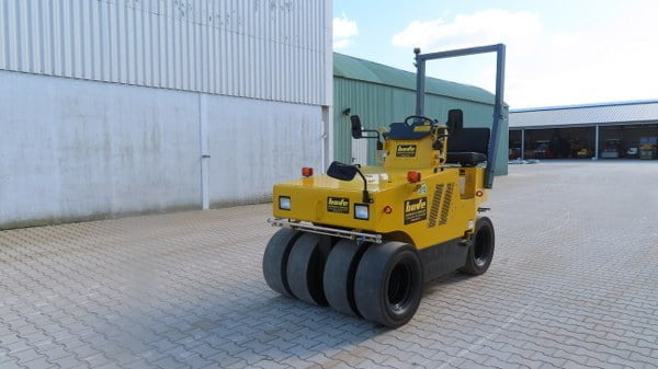 Compacteur à pneus Saski TS 160-3: photos 6