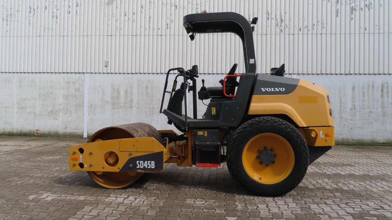 Volvo SD 45 B - Compacteur à pieds de mouton/ Monocylindre: photos 5 Volvo SD 45 B - Compacteur à pieds de mouton/ Monocylindre: photos 5