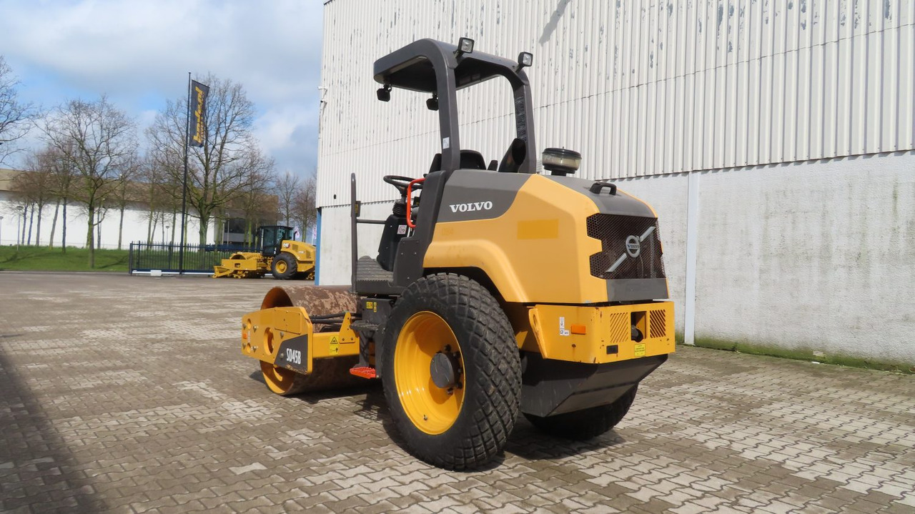 Volvo SD 45 B - Compacteur à pieds de mouton/ Monocylindre: photos 4 Volvo SD 45 B - Compacteur à pieds de mouton/ Monocylindre: photos 4