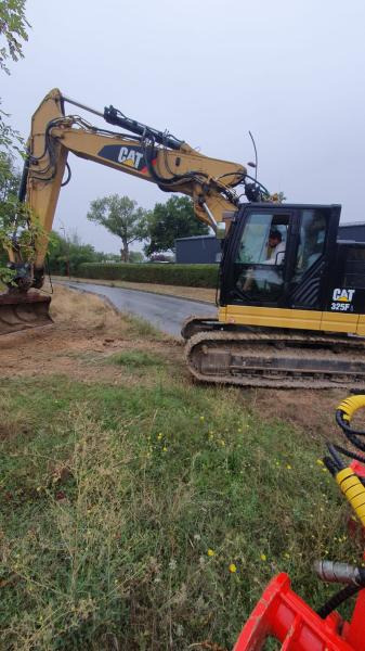Caterpillar 325F - Pelle sur chenille: photos 1 Caterpillar 325F - Pelle sur chenille: photos 1
