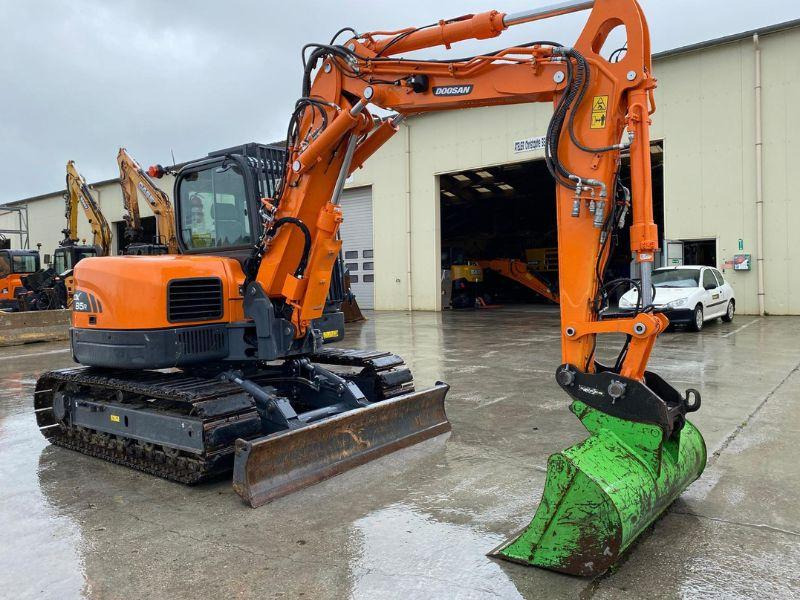 Doosan DX 85 R - Pelle sur chenille: photos 2 Doosan DX 85 R - Pelle sur chenille: photos 2