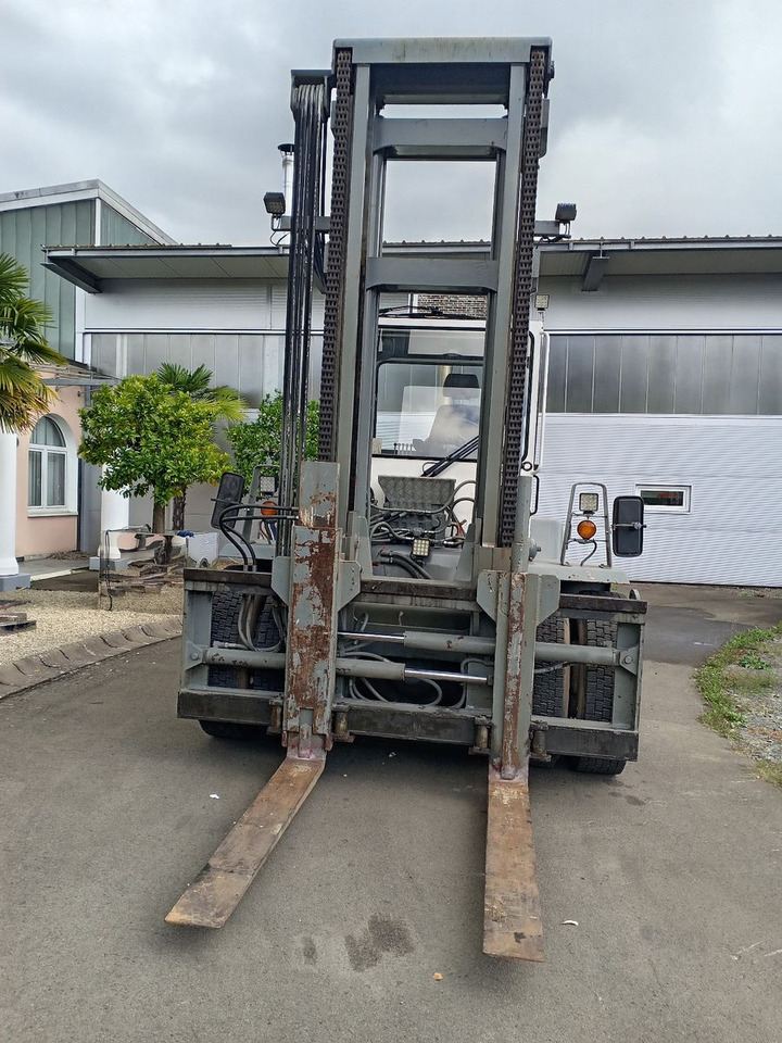 1060-30 - Matériel de manutention: photos 2 1060-30 - Matériel de manutention: photos 2