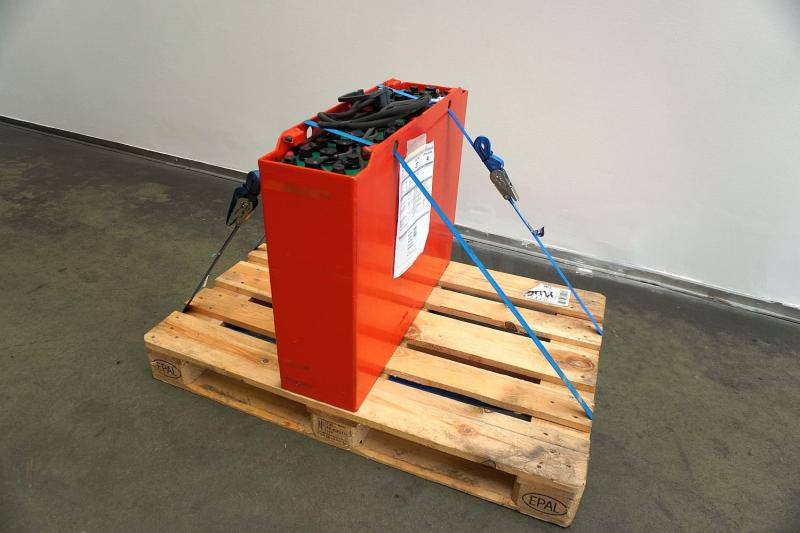 GRUMA 24 Volt 3 PzS 375 Ah - Accumulateur pour Matériel de manutention: photos 2 GRUMA 24 Volt 3 PzS 375 Ah - Accumulateur pour Matériel de manutention: photos 2