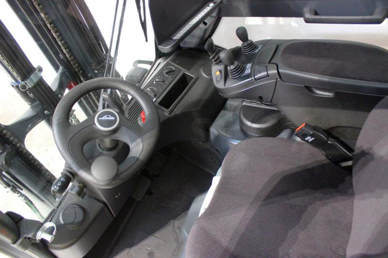 Linde E 16 C EVO 386-02 - Chariot élévateur électrique: photos 4 Linde E 16 C EVO 386-02 - Chariot élévateur électrique: photos 4