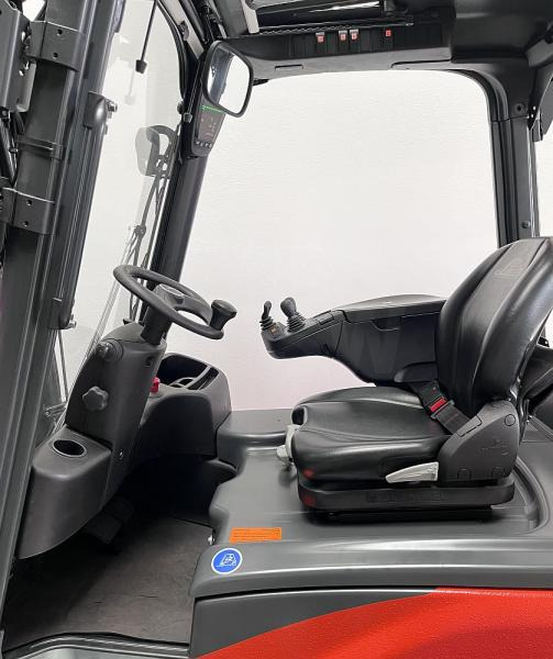 Linde E 16 PH EVO 386-02 - Chariot élévateur électrique: photos 4 Linde E 16 PH EVO 386-02 - Chariot élévateur électrique: photos 4