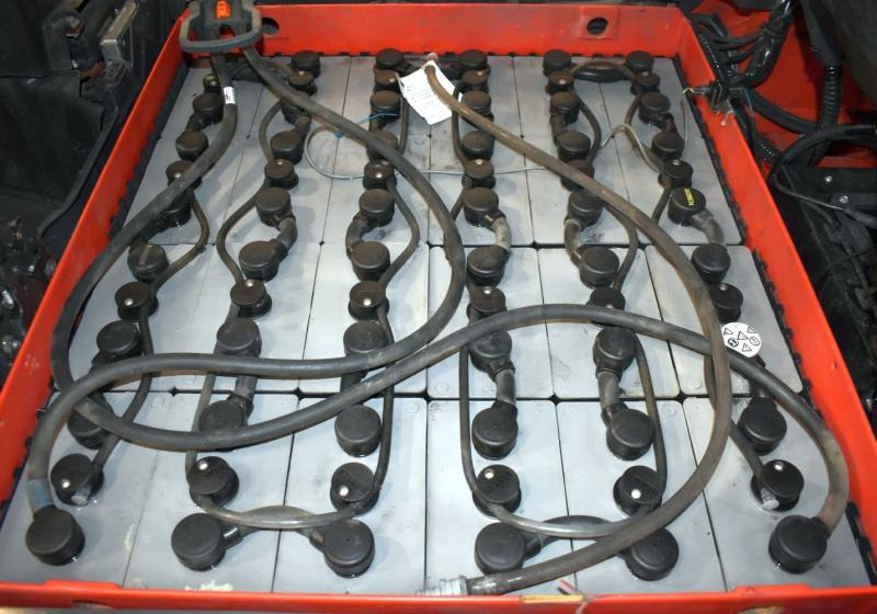 Linde E 20 L EVO 386-02 - Chariot élévateur électrique: photos 5 Linde E 20 L EVO 386-02 - Chariot élévateur électrique: photos 5