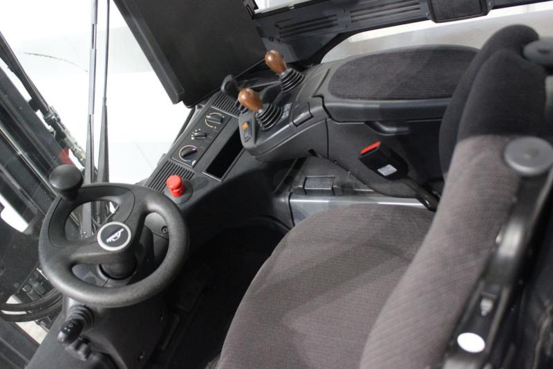 Linde E 50 HL 388 - Chariot élévateur électrique: photos 4 Linde E 50 HL 388 - Chariot élévateur électrique: photos 4