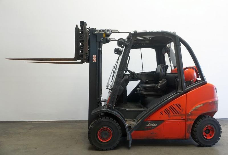 Linde H 25 T EVO 392-02 - Chariot élévateur à gaz: photos 4 Linde H 25 T EVO 392-02 - Chariot élévateur à gaz: photos 4