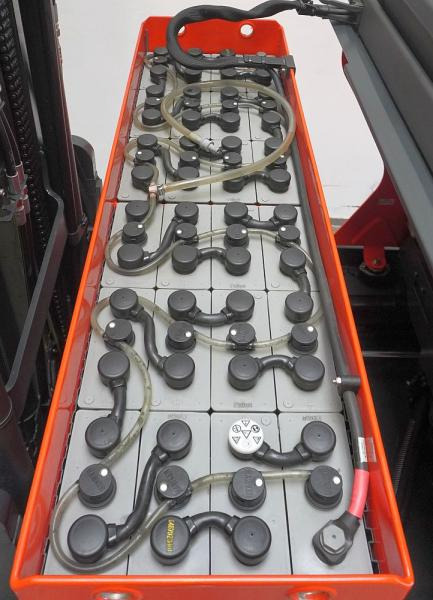 Linde R 16 G 1120 - Chariot à mât rétractable: photos 5 Linde R 16 G 1120 - Chariot à mât rétractable: photos 5