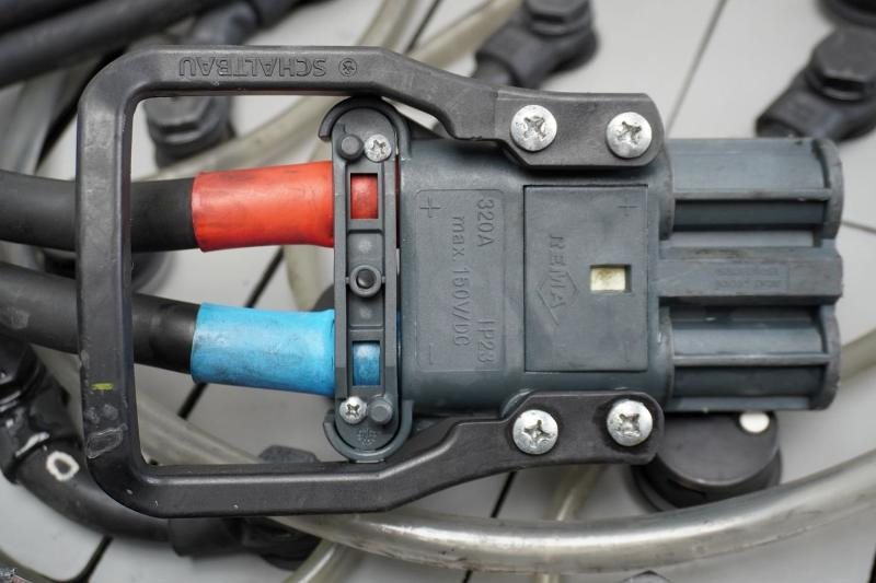 TRIATHLON 80 Volt 5 PzS 775 Ah - Accumulateur pour Matériel de manutention: photos 4 TRIATHLON 80 Volt 5 PzS 775 Ah - Accumulateur pour Matériel de manutention: photos 4