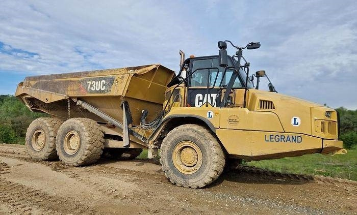 CAT 730C2 - Bulldozer: photos 1 CAT 730C2 - Bulldozer: photos 1