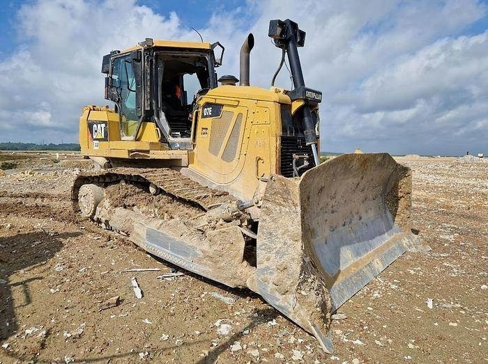 CAT D7E - Bulldozer: photos 1 CAT D7E - Bulldozer: photos 1