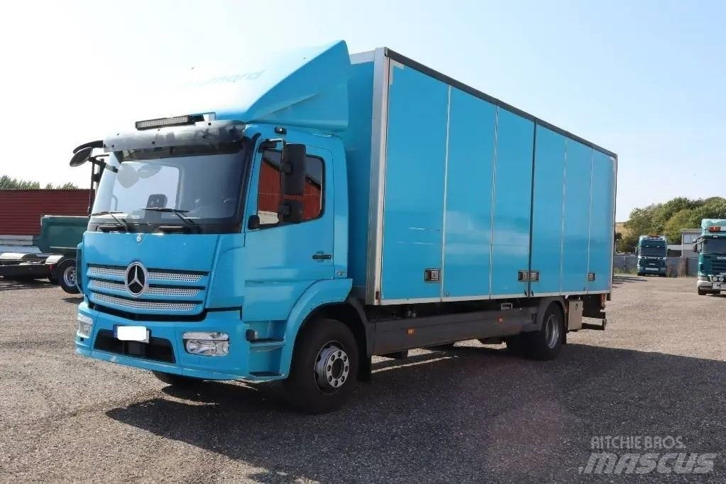 Mercedes-Benz ATEGO Serie 0691 - Camion fourgon: photos 2 Mercedes-Benz ATEGO Serie 0691 - Camion fourgon: photos 2