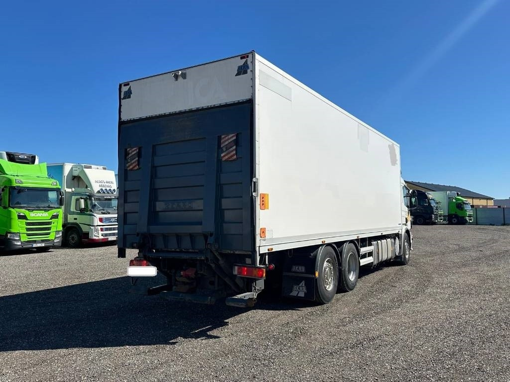 Scania P 420 LB6X2X4HNB serie 0424 - Camion frigorifique: photos 3 Scania P 420 LB6X2X4HNB serie 0424 - Camion frigorifique: photos 3