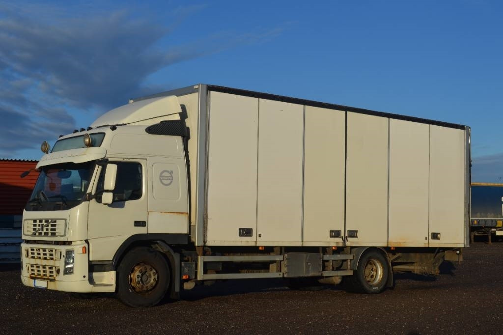 Volvo FM-340 4X2 Serie 1468 - Camion fourgon: photos 2 Volvo FM-340 4X2 Serie 1468 - Camion fourgon: photos 2