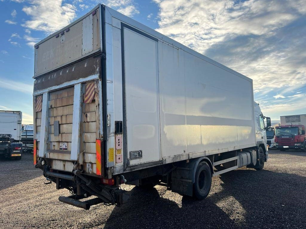Volvo FM-340 4X2 Serie 1468 - Camion fourgon: photos 3 Volvo FM-340 4X2 Serie 1468 - Camion fourgon: photos 3