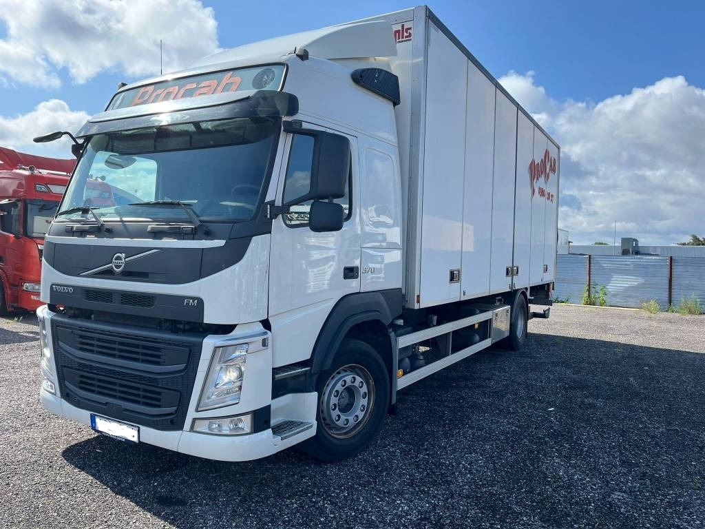 Volvo FM 370 SERIE NR 3722 - Camion fourgon: photos 1 Volvo FM 370 SERIE NR 3722 - Camion fourgon: photos 1
