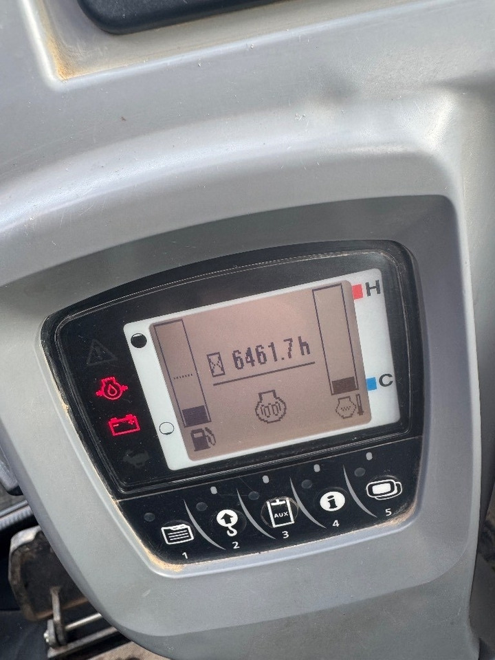 Mini pelle Kubota KX 080-4: photos 11