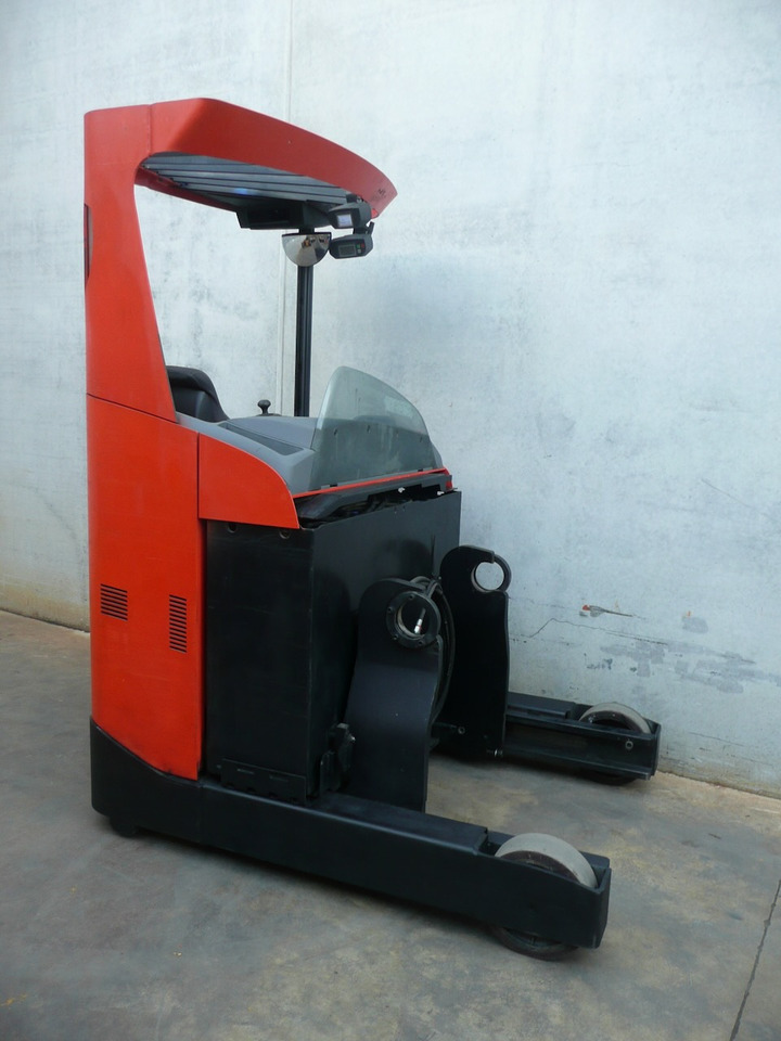BT RRE 250 CC - Chariot à mât rétractable: photos 1 BT RRE 250 CC - Chariot à mât rétractable: photos 1