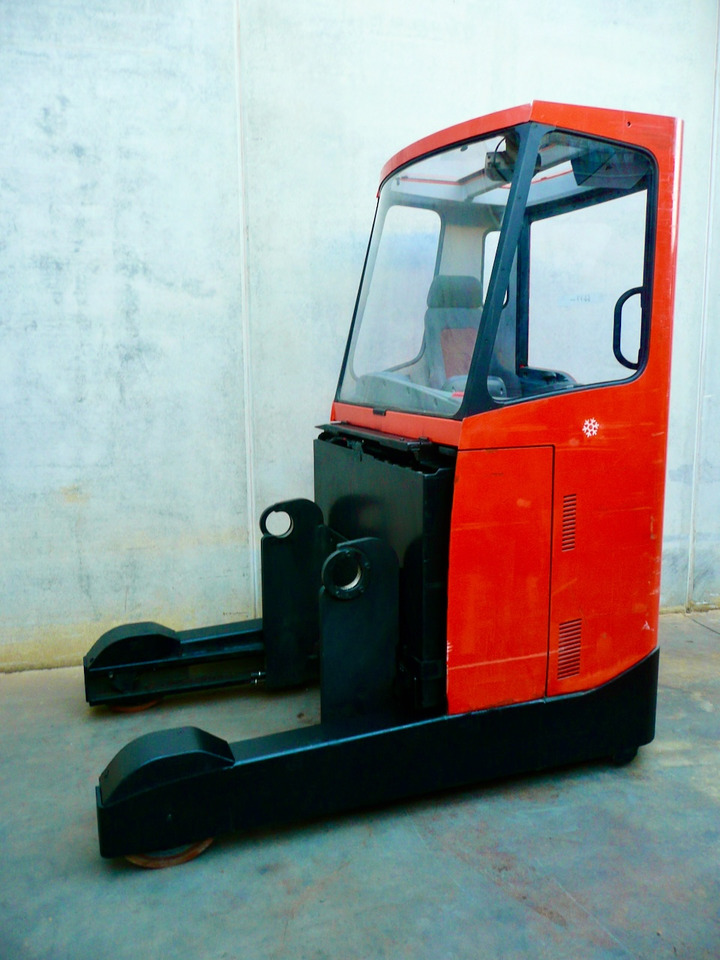 BT RRE 250 CC - Chariot à mât rétractable: photos 3 BT RRE 250 CC - Chariot à mât rétractable: photos 3
