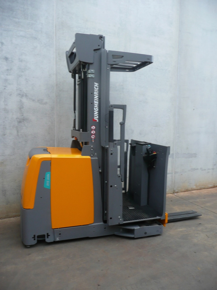 Jungheinrich EKS 310s Z+F 350 ZT - Préparateur de commandes: photos 2 Jungheinrich EKS 310s Z+F 350 ZT - Préparateur de commandes: photos 2