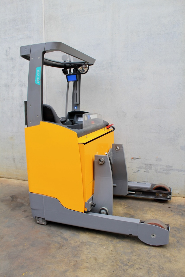 Jungheinrich ETV 216 1025 DZ - Chariot à mât rétractable: photos 1 Jungheinrich ETV 216 1025 DZ - Chariot à mât rétractable: photos 1