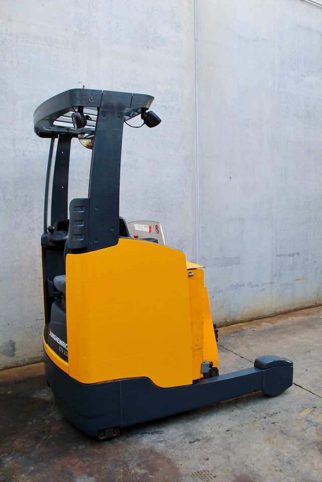 Jungheinrich ETV 216 872 DZ - Chariot à mât rétractable: photos 2 Jungheinrich ETV 216 872 DZ - Chariot à mât rétractable: photos 2