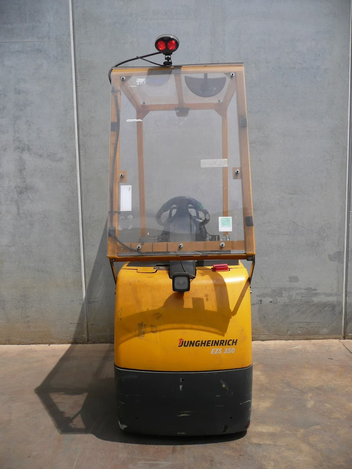 Jungheinrich EZS 350 XL - Chariot tracteur: photos 3 Jungheinrich EZS 350 XL - Chariot tracteur: photos 3