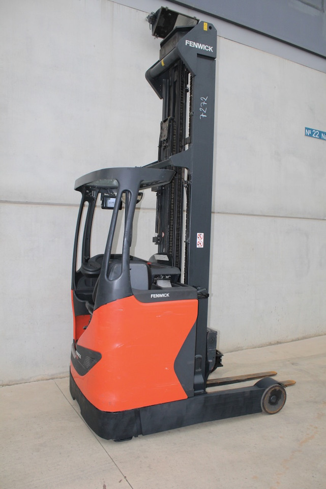 Linde R 16 - Chariot à mât rétractable: photos 2 Linde R 16 - Chariot à mât rétractable: photos 2