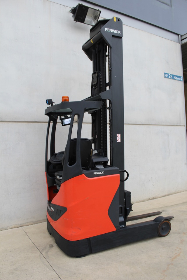 Linde R16-01 - Chariot à mât rétractable: photos 2 Linde R16-01 - Chariot à mât rétractable: photos 2