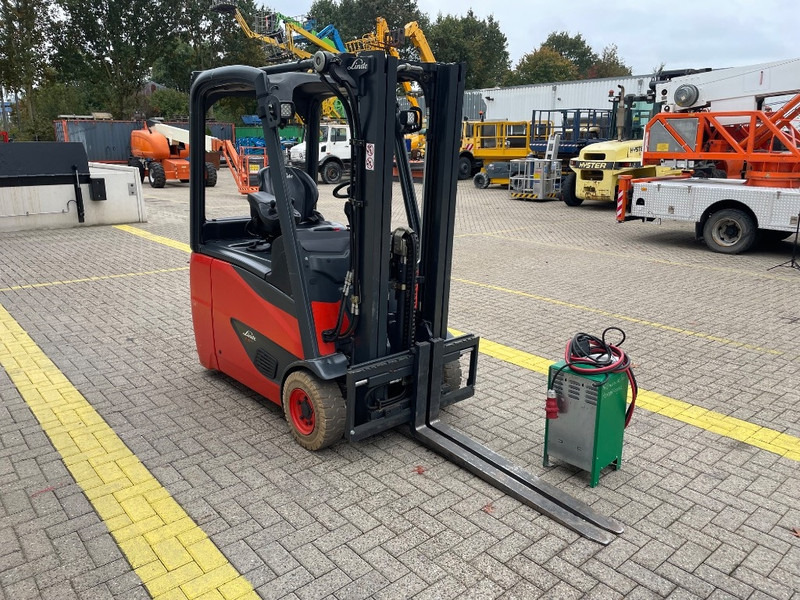 Linde E 16 H-02 - Chariot élévateur électrique: photos 4 Linde E 16 H-02 - Chariot élévateur électrique: photos 4