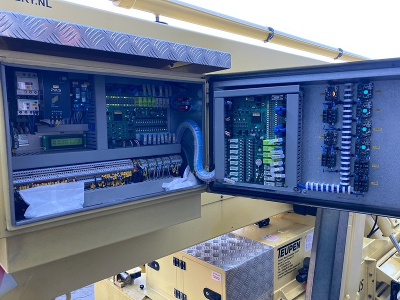 Nacelle télescopique, Nacelle araignée Teupen Leo 25 T: photos 13