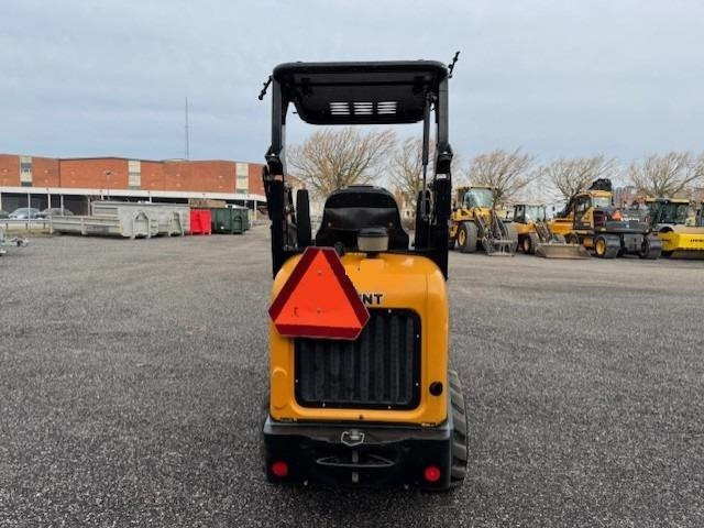 Giant D 332 SWT X-TRA - Chargeuse compacte sur chenilles: photos 5 Giant D 332 SWT X-TRA - Chargeuse compacte sur chenilles: photos 5