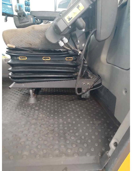 Volvo L 120 H - Chargeuse sur pneus: photos 4 Volvo L 120 H - Chargeuse sur pneus: photos 4