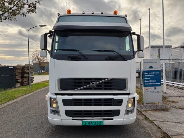 Volvo FH 12 420 4x2T Globetrotter 720.000km!! Analog tacho MOT 06-2026 - Tracteur routier: photos 2 Volvo FH 12 420 4x2T Globetrotter 720.000km!! Analog tacho MOT 06-2026 - Tracteur routier: photos 2