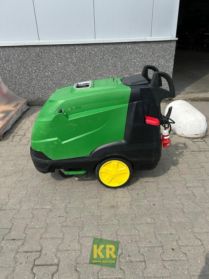 AC John Deere - Nettoyeur haute pression: photos 1 AC John Deere - Nettoyeur haute pression: photos 1