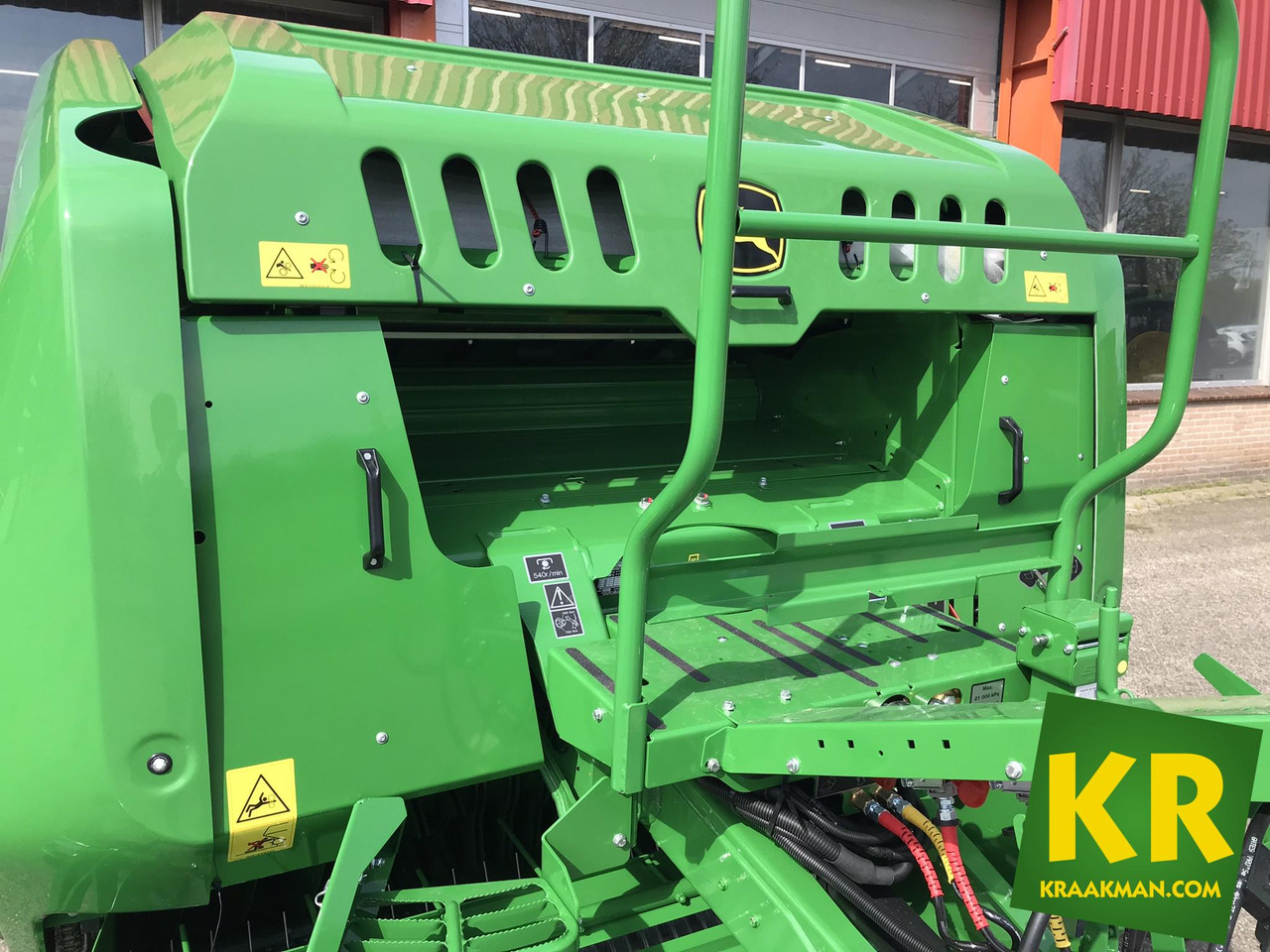 John Deere F441M - Presse à balles rondes: photos 5 John Deere F441M - Presse à balles rondes: photos 5