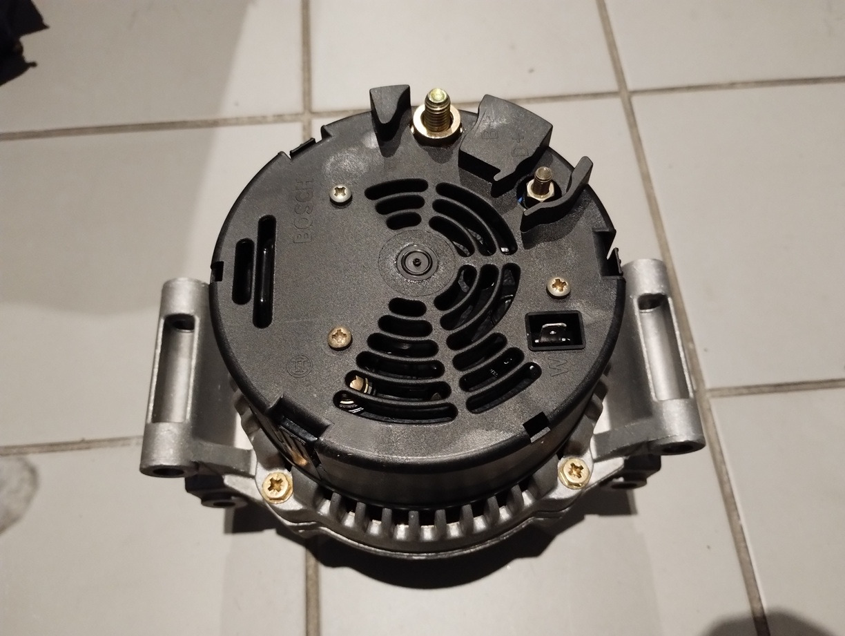 Alternator Mercedes 0111540602 0123320065 90A BOSCH SPRINTER 901 902 903 904 C KLASA - Alternateur pour Bus: photos 2 Alternator Mercedes 0111540602 0123320065 90A BOSCH SPRINTER 901 902 903 904 C KLASA - Alternateur pour Bus: photos 2
