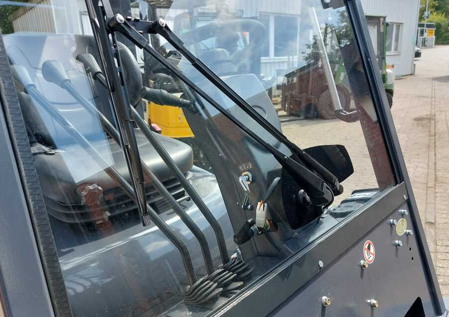 Artison PFD25.33 9L -II - Chariot élévateur diesel: photos 4 Artison PFD25.33 9L -II - Chariot élévateur diesel: photos 4