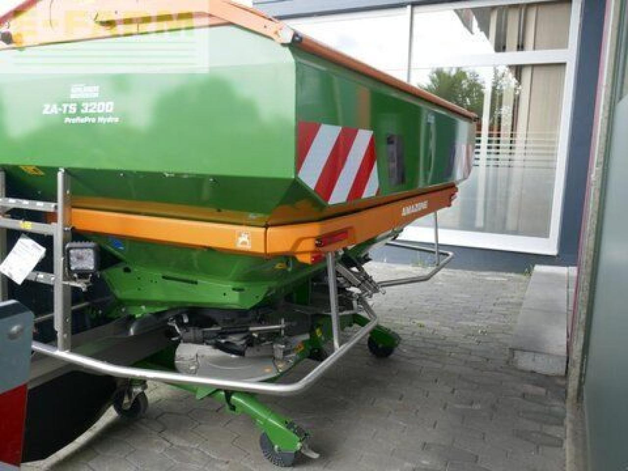 Amazone za-ts profis hydro 3200 - abgelagert top ausstat - Distributeur d'engrais: photos 4 Amazone za-ts profis hydro 3200 - abgelagert top ausstat - Distributeur d'engrais: photos 4