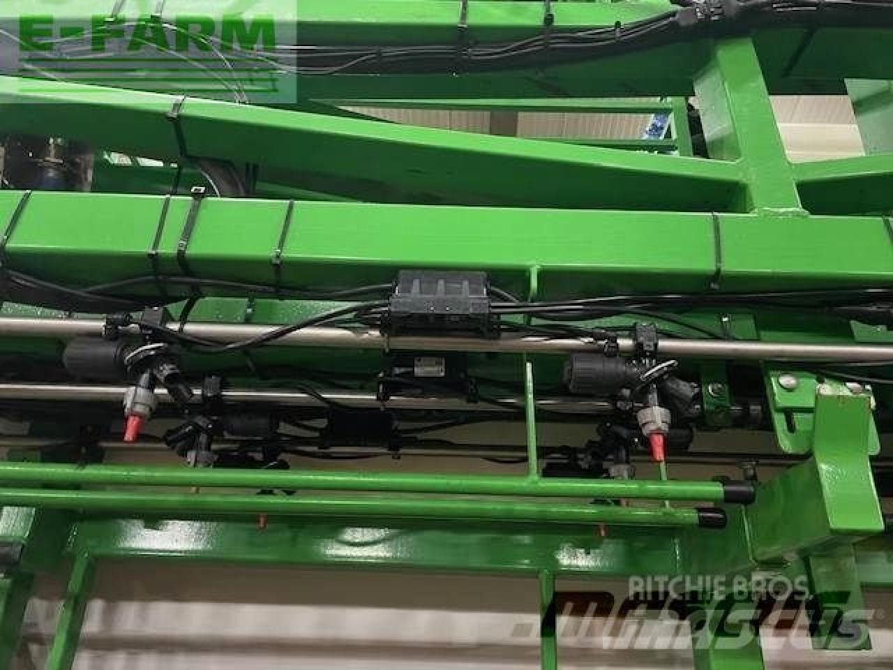 Pulvérisateur traîné CHD f7039 39m 7000l veldspuit: photos 16 Pulvérisateur traîné CHD f7039 39m 7000l veldspuit: photos 16